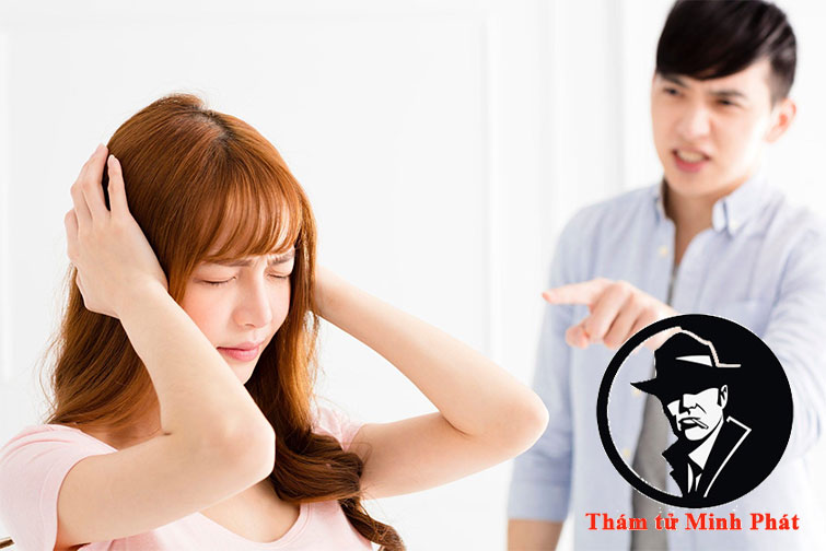 phụ nữ sống cam chịu