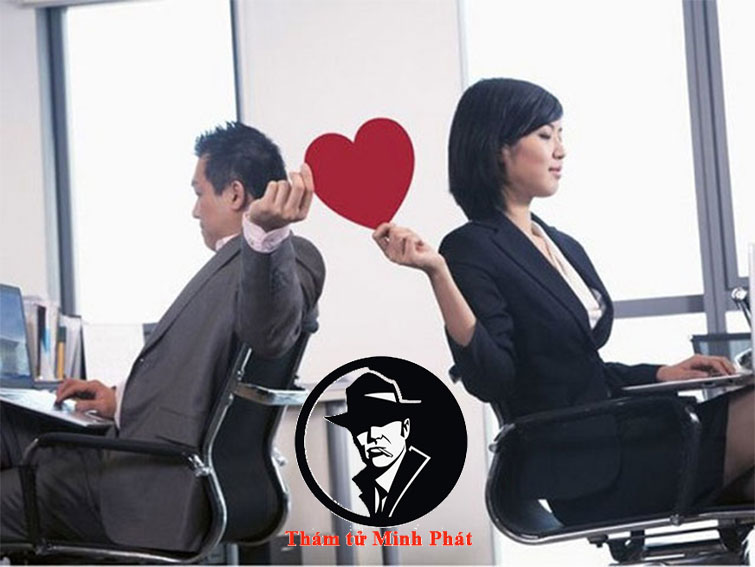 ngoại tình công sở